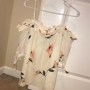 Essue off the shoulder blouse